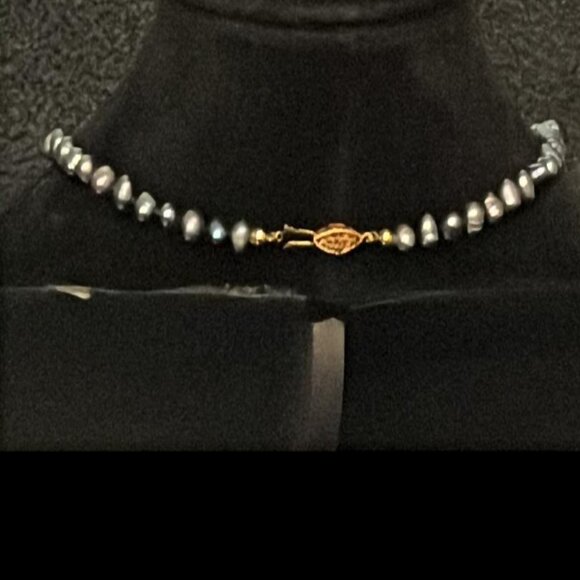 18" Oval Black Faux Pearl Necklace - Picture 2 of 3